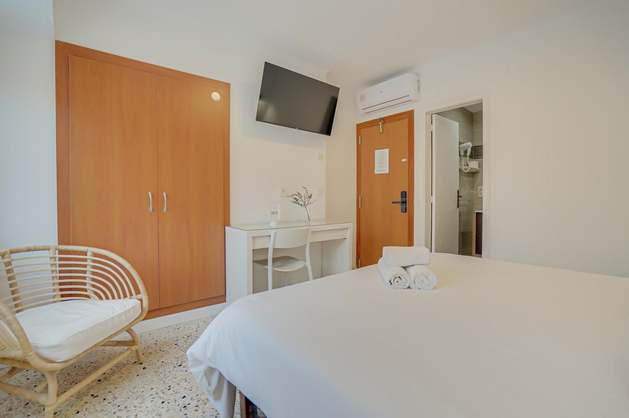 Pensión Hostal-pensión Y El Moli Lloret de Mar
