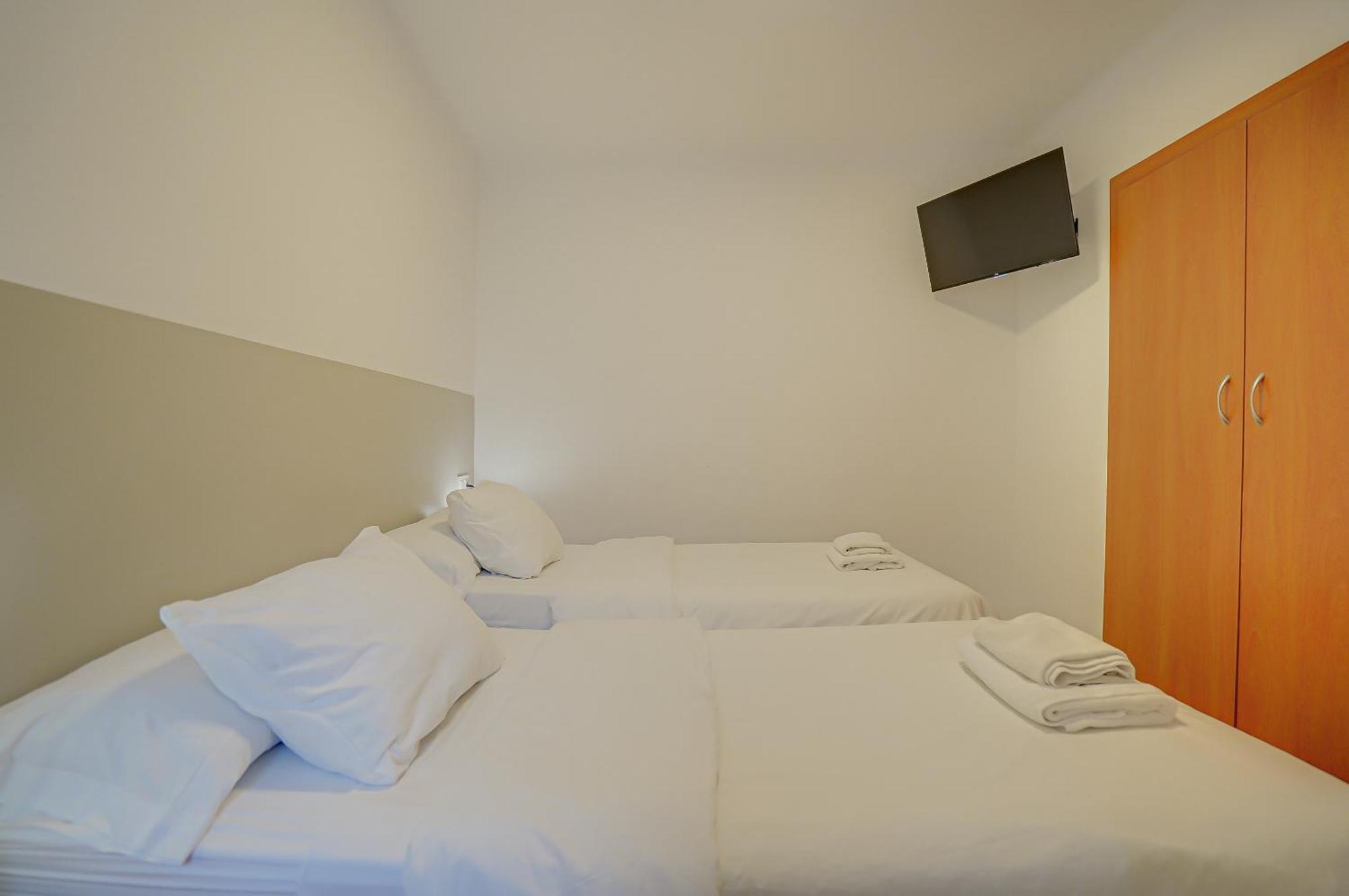 Hostal Y Apartamento Moli De Mar Lloret Hostel Lloret de Mar