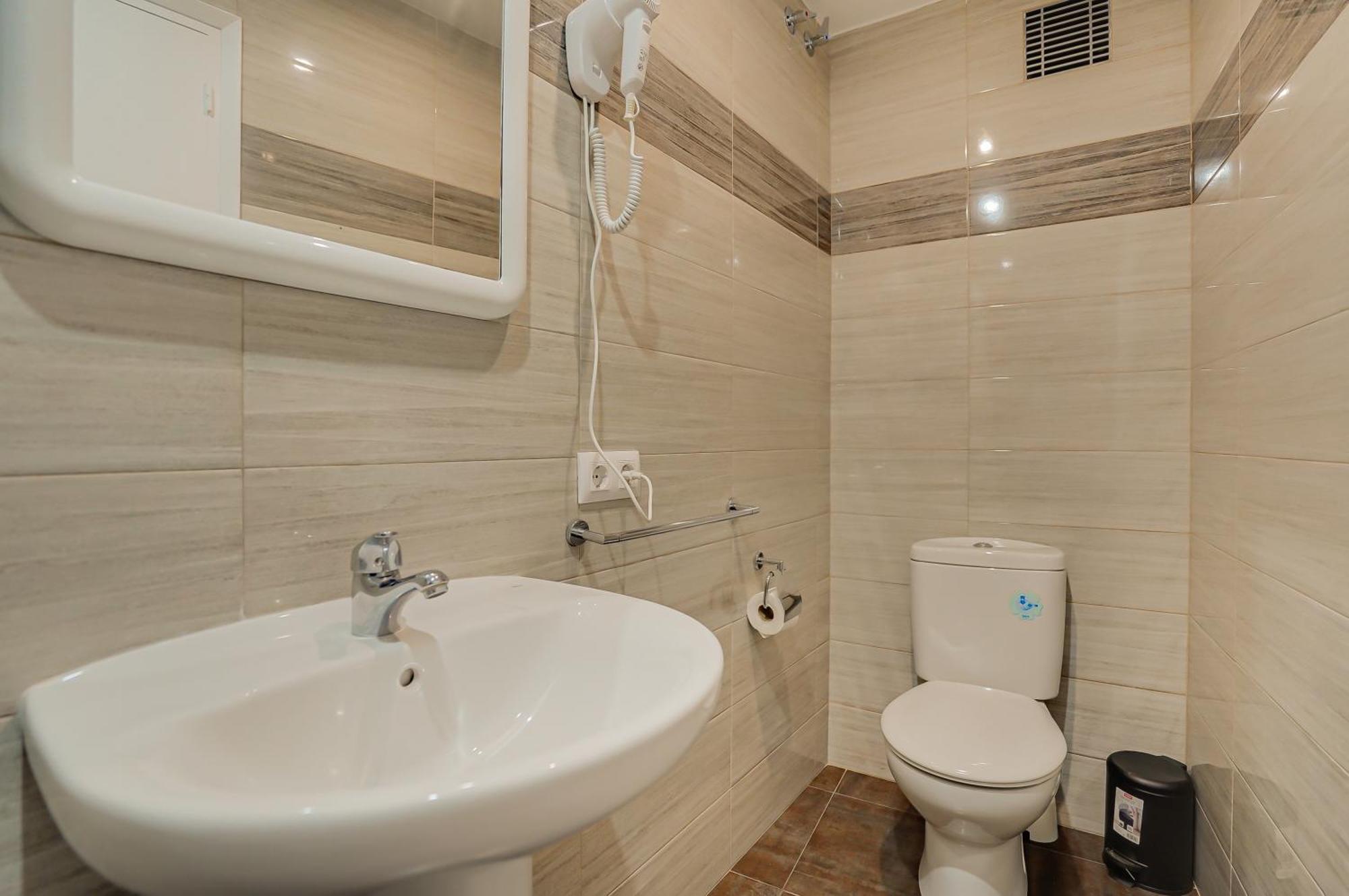 Hostal Y Apartamento Moli De Mar Lloret * Lloret de Mar